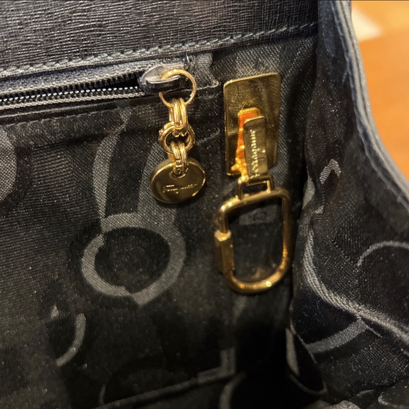 Ferragamo Bag - Picture 5 of 9